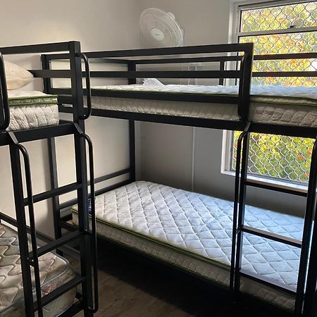 Homely Inn Hostel Голд-Кост Экстерьер фото
