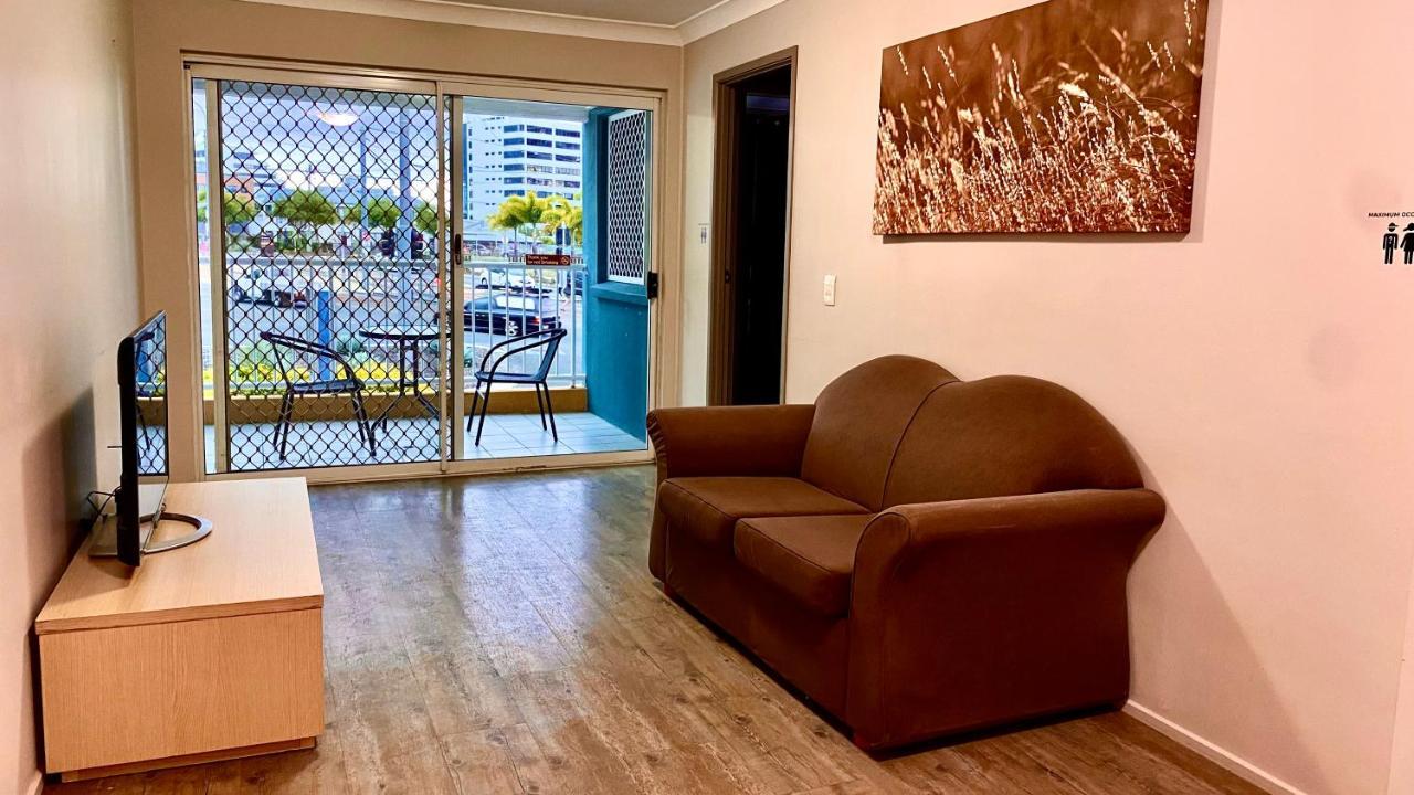 Homely Inn Hostel Голд-Кост Экстерьер фото