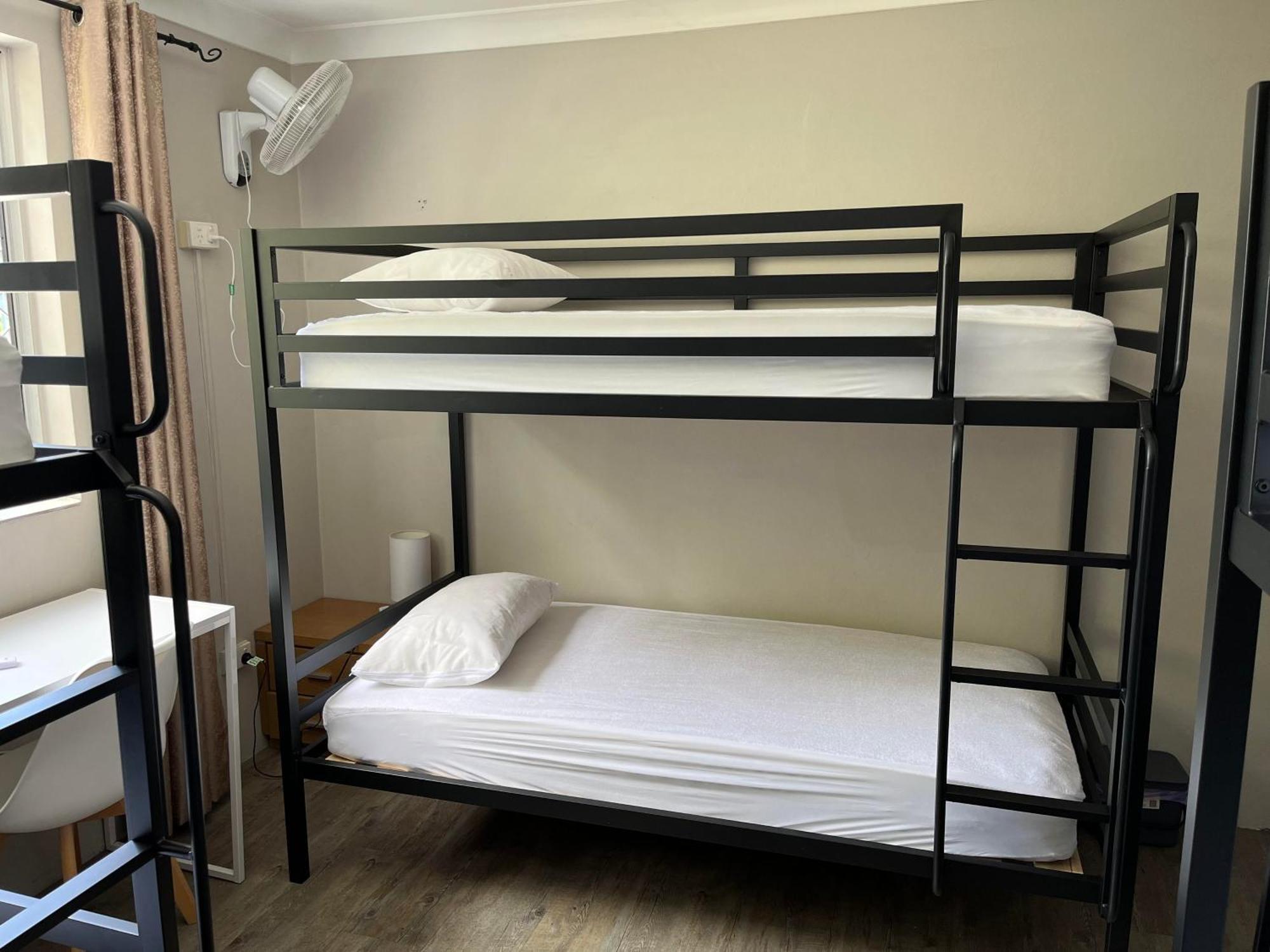 Homely Inn Hostel Голд-Кост Экстерьер фото